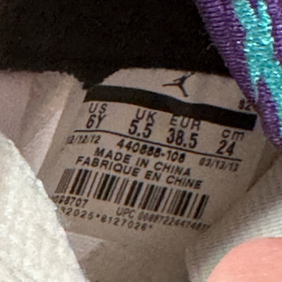 Air Jordan 5 Retro (GS) Grape 2013 - Picture 6 of 9